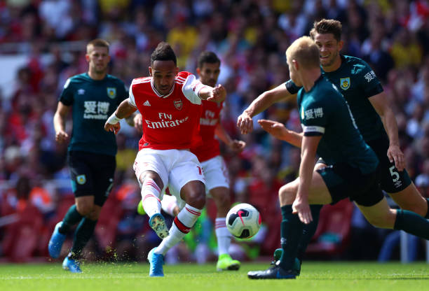 Tân binh Arsenal ăn mừng điên cuồng khi thấy Aubameyang ghi bàn - Bóng Đá