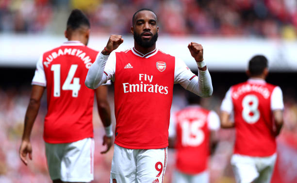 Tân binh Arsenal ăn mừng điên cuồng khi thấy Aubameyang ghi bàn - Bóng Đá