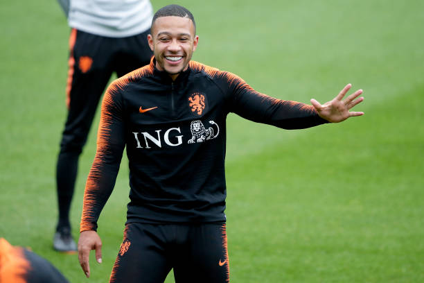 Memphis Depay, cựu cầu thủ của Manchester United hiện đang khoác áo Lyon ở Ligue 1 cũng được triệu tập lên tuyển lần này.