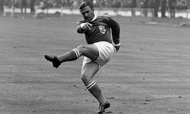 Ferenc Puskas (746 bàn) - Ông được coi là cầu thủ bóng đá hay nhất mọi thời đại của Hungary, xếp thứ 7 trong Danh sách 100 cầu thủ hay nhất thế giới thế kỷ 20 của World Soccer