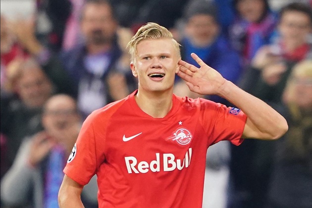   Erling Haaland (Red Bull Salzburg) - Thần đồng bóng đá người Na Uy đã ghi bàn trong 5 trận liên tiếp đầu tiên ở vòng bảng, trong đó có 1 cú hattrick vào lưới của Genk. 