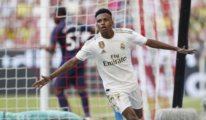 Rodrygo Goes (Real Madrid) - Dù không được tạo điều kiện ra sân thường xuyên, tuy nhiên Rodrygo lại bất ngờ có được cú hattrick vào lưới Galatasaray để giúp Real đánh bại đối thủ này với tỷ số 6-0.
