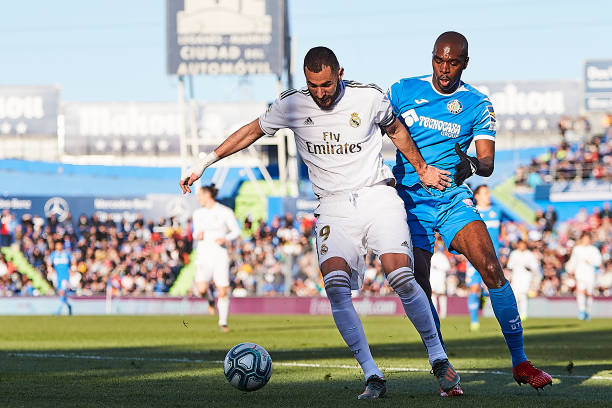 Varane tỏa sáng, Real Madrid chia sẻ ngôi đầu với Barca - Bóng Đá