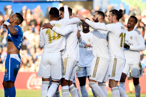 Varane tỏa sáng, Real Madrid chia sẻ ngôi đầu với Barca - Bóng Đá