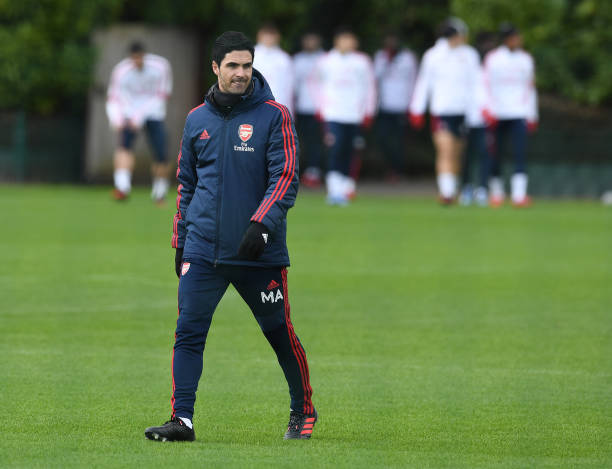 Đón 'đối tác' ăn ý trở lại, Lacazette phấn khích nhất đội - Bóng Đá