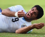 Top 5 hành động phi thể thao làm dậy sóng dư luận: 'Đồ tể' Pepe, 'ác quỷ' Suarez
