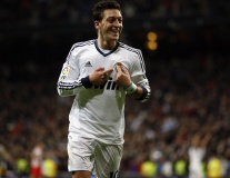 Mesut Oezil chơi rất ấn tượng tại Real Madrid