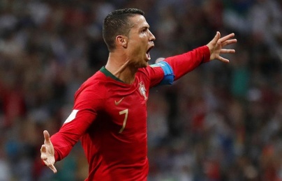  Ghi bàn từ chấm 11m, Ronaldo tỏ thái độ bí hiểm 