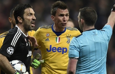  Buffon: “Tôi đâu có nói tình huống đó không phải penalty…” 