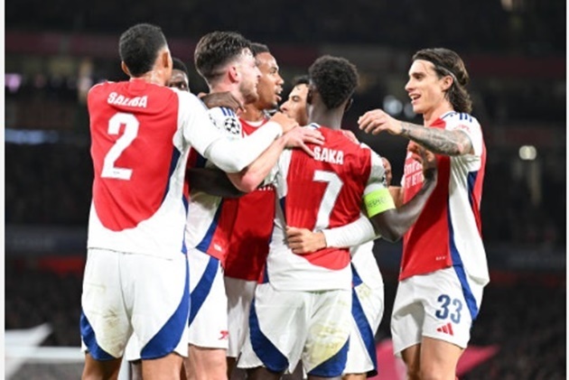 Dù chỉ mới chuyển đến Arsenal hồi hè nhưng Calafiori đang chiếm được cảm tình lớn từ phía NHM Pháo thủ.