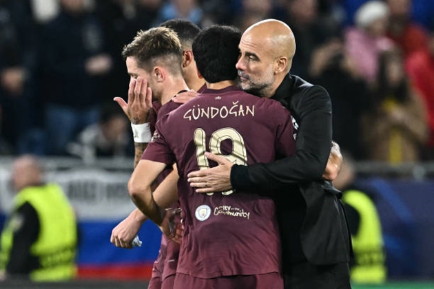 Ilkay Gundogan là một giải pháp tình thế của Pep Guardiola.