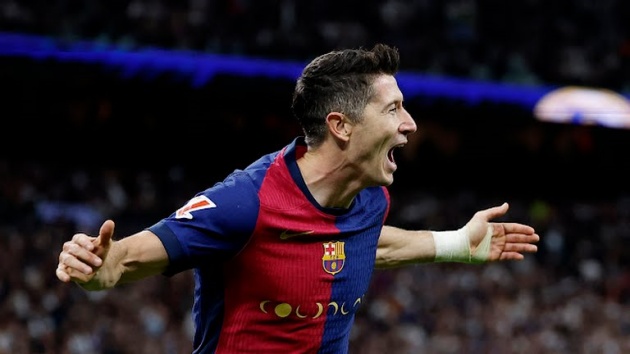 Lewandowski lập cú đúp chỉ trong 2 phút.