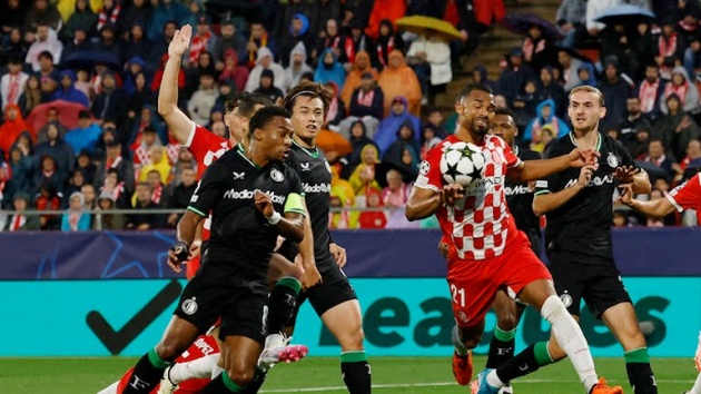 Theo đó, Girona có trận thua đáng tiếc. Họ cầm bóng tốt hơn (63%), tạo ra nhiều cơ hội hơn (14), trong khi đối thủ chỉ có 2 cú sút trúng đích nhưng lại ghi 3 bàn.