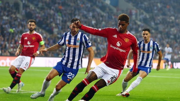 Khó hiểu khi Rashford bị rút ra.
