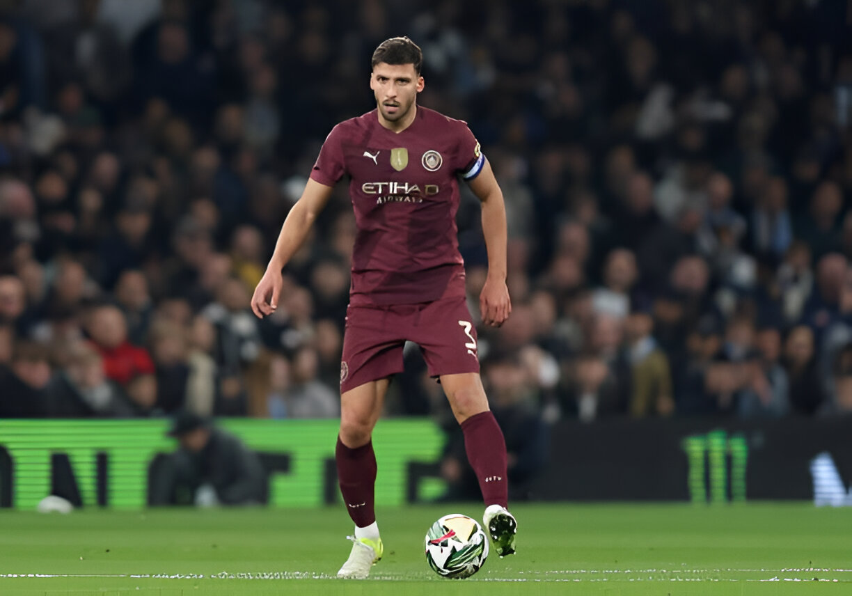 Dias cho rằng cả Man City, Arsenal và Liverpool vẫn còn nguyên cơ hội trong cuộc đua vô địch Premier League.