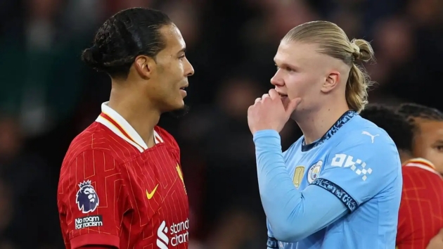 Virgil Van Dijk "vô hiệu hóa" Erling Haaland.