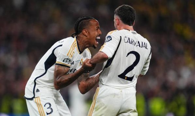 Những trụ cột ở hàng thủ Real Madrid hiện đang ngồi ngoài vì chấn thương.