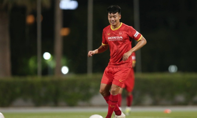 Thành Chung có thể đá tiền vệ trụ (Ảnh: VnExpress).