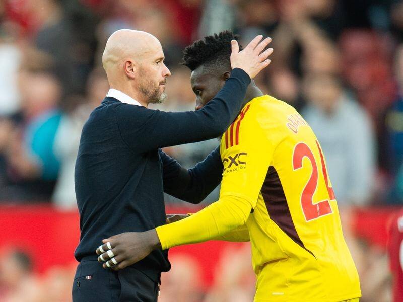 Onana (áo vàng) ủng hộ Ten Hag ở lại Man United.