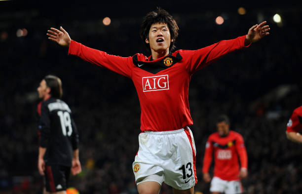 6. Park Ji-sung (134 trận, 4 danh hiệu). Có lẽ, sẽ khó có một cầu thủ nào đến từ châu Á cân bằng được thành tích vô địch Premier League với Park, người khiến Sir Alex phải thừa nhận tiếc nuối khi không sử dụng để theo kèm Lionel Messi trong trận chung kết Champions League 2010/11.