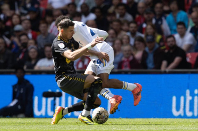 Trận đấu diễn ra hấp dẫn.