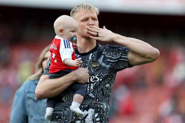 Arsenal ra giá 30 triệu bảng cho Aaron Ramsdale.