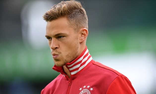 Kimmich đứng trước đồn đoán về tương lai.