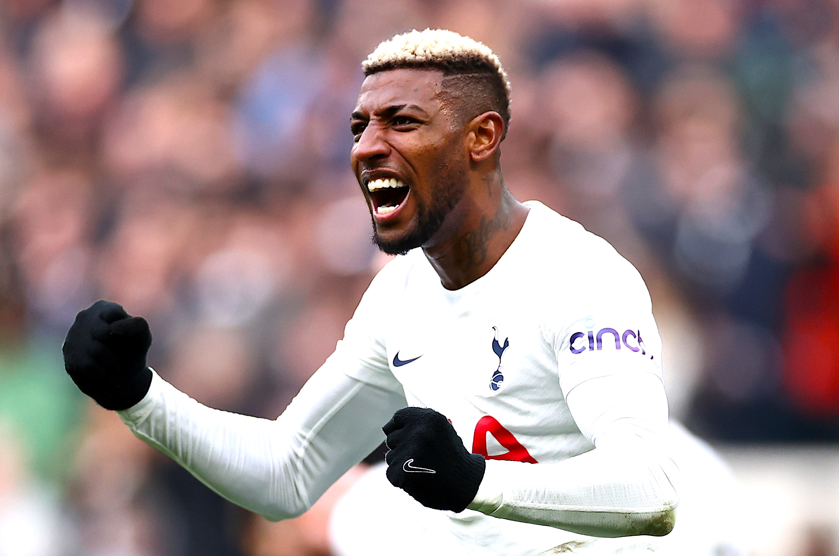 Tottenham rao bán Royal.