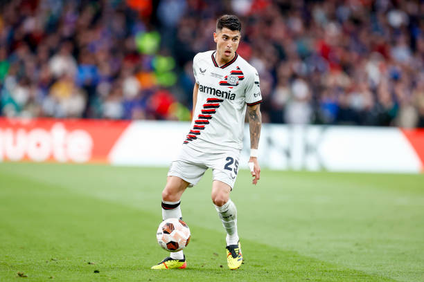 Exequiel Palacios khiến Barca "mừng thầm".