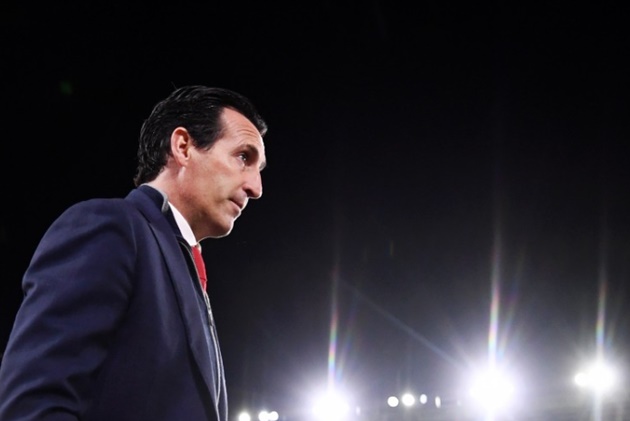 Emery không muốn bán Watkins.