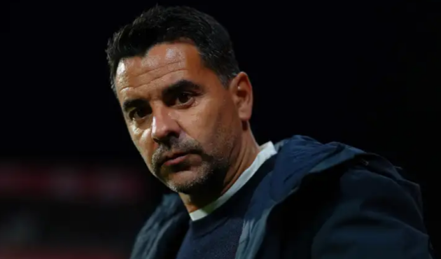 10. Michel (Girona). Girona của HLV Michel có khởi đầu như mơ ở La Liga 2023/2024. Girona chững lại vào cuối mùa nhưng vẫn cán đích ở vị trí thứ 3 chung cuộc, xếp trên Atletico Madrid của Diego Simeone. Michel xứng đáng được ca ngợi khi giúp Girona có lần đầu tiên giành vé dự Champions League.