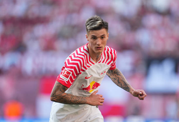 Benjamin Sesko có thể là giải pháp cho hàng công Arsenal.