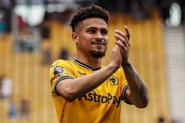 Tiền vệ: Joao Gomes. Cầu thủ người Brazil thi đấu ấn tượng ở Wolves, khiến CĐV quên đi hình bóng của Matheus Nunes.