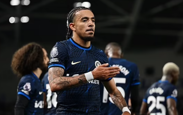 Hậu vệ: Malo Gusto. Gusto là điểm sáng nổi bật của Chelsea mùa giải qua. Việc Reece James ngồi ngoài bởi chấn thương tạo cơ hội tuyệt vời cho Gusto. Sao mai 21 tuổi sở hữu 6 kiến tạo sau 27 trận đấu.