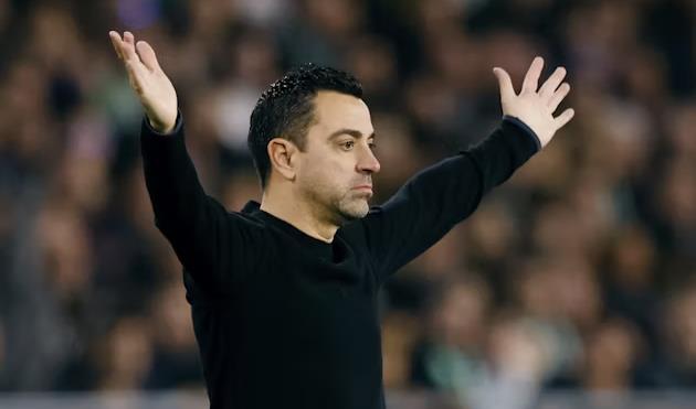 man-united-gay-soc-voi-xavi-hernandez