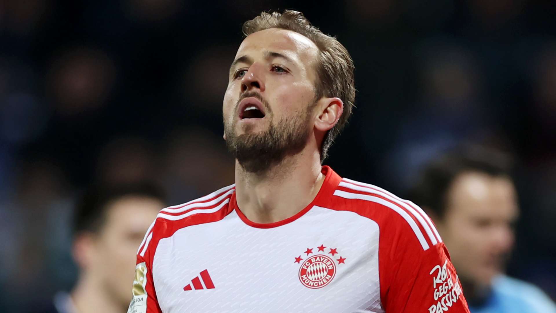 "Kane đến Bayern để giành danh hiệu. Thay vào đó, anh cùng Bayern trải qua mùa giải không danh hiệu đầu tiên kể từ năm 2012", BR Football mô tả.