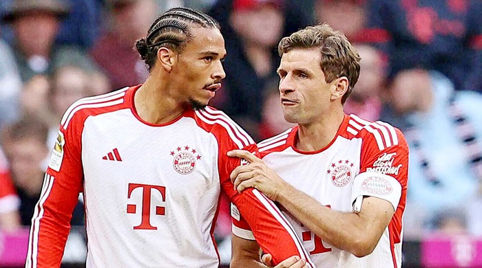 Bayern chỉ đứng thứ ba tại Bundesliga, bị Real Madrid loại ở bán kết Champions League, và thua đội hạng dưới Saarbrucken ngay vòng hai Cup Đức. Thậm chí ở Siêu cup Đức, Kane và đồng đội cũng thua RB Leipzig 0-3.