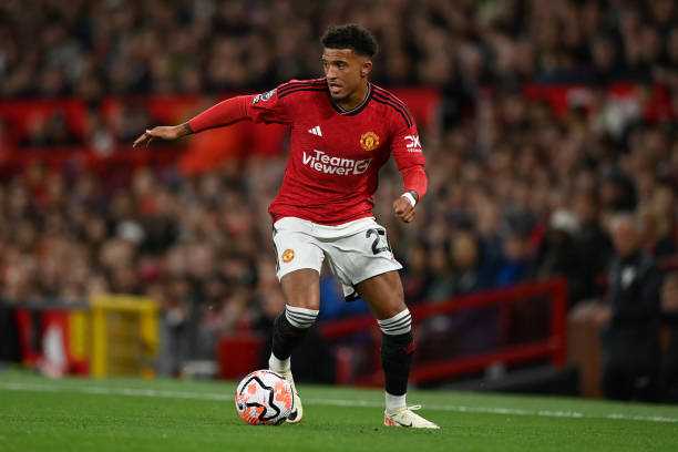 Jadon Sancho phải trả giá cho sai lầm của mình.