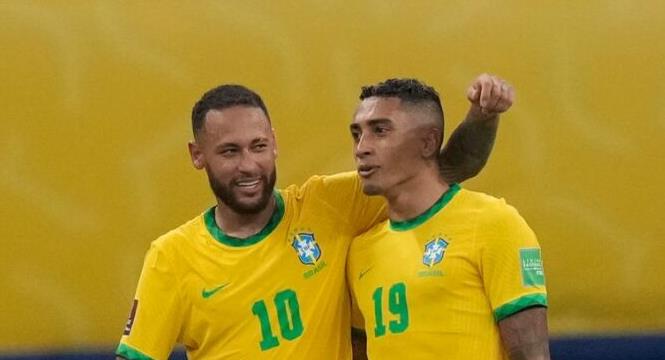 Barca dùng Raphinha đổi lấy Mainoo?