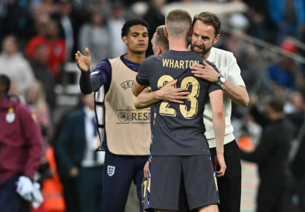 Wharton sẽ giúp Chelsea cải thiện được khu vực giữa sân.