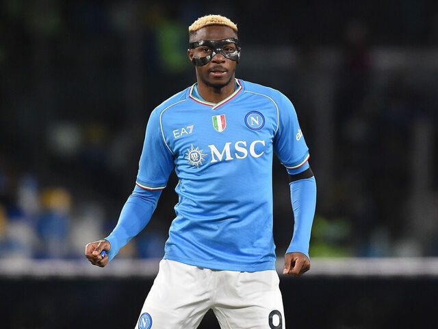 Osimhen được Arsenal tiếp cận.