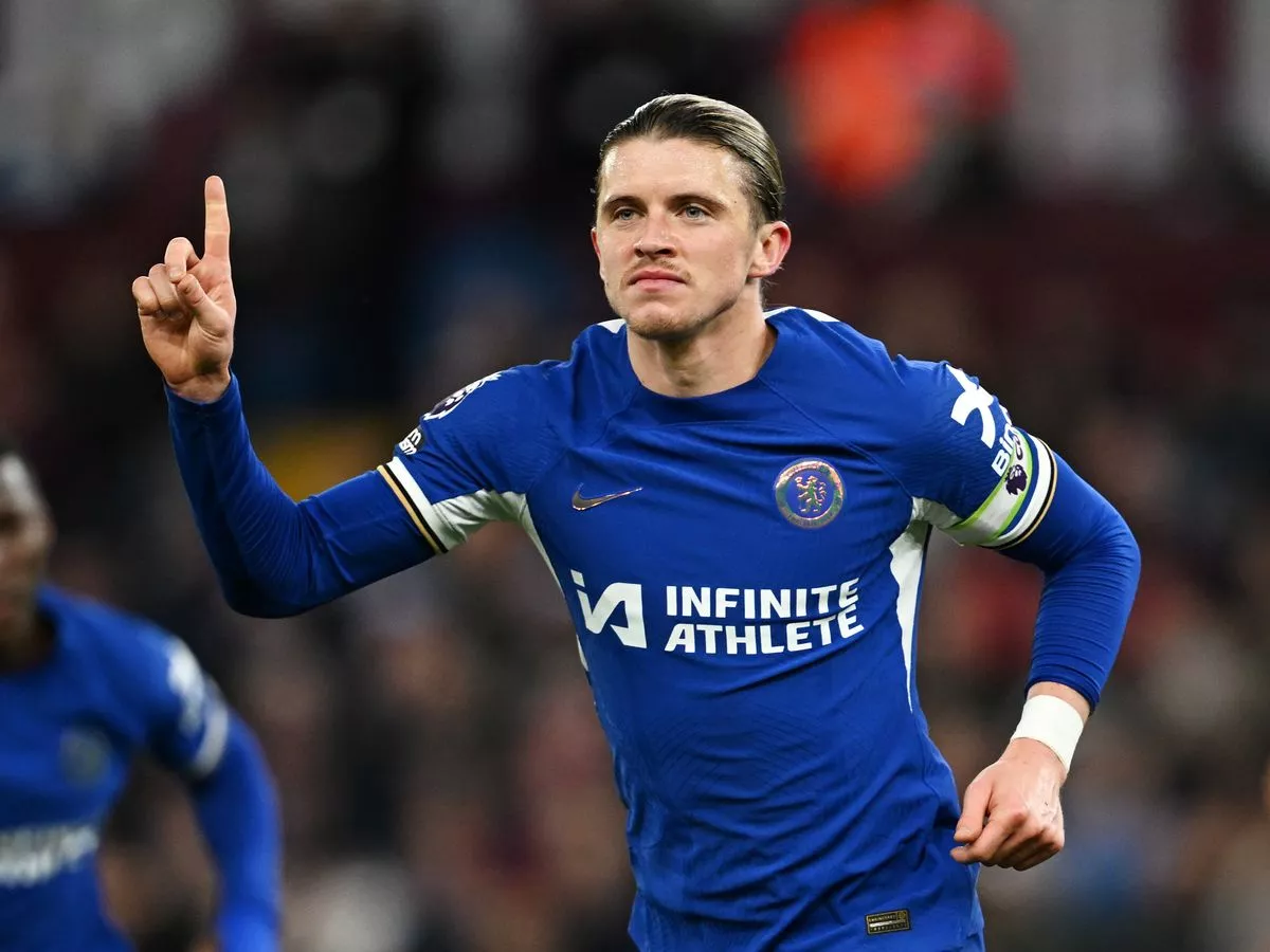 Gallagher muốn ở lại Chelsea.