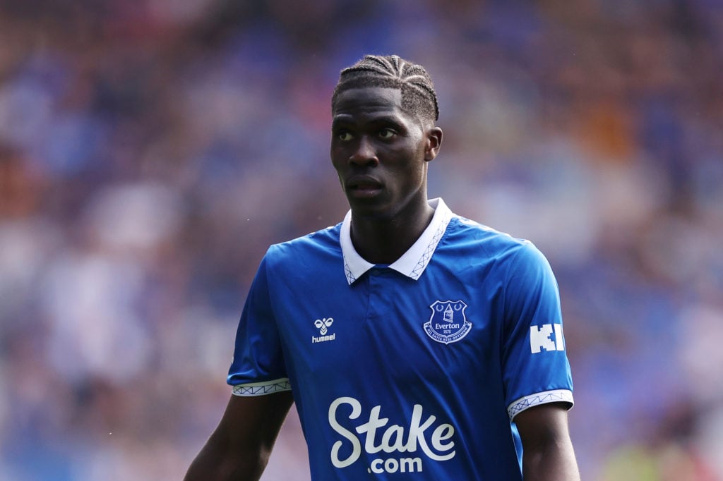 Tottenham cũng muốn có Onana.
