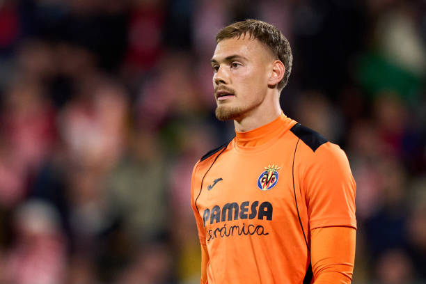 Filip Jorgensen gia hạn hợp đồng với Villarreal.