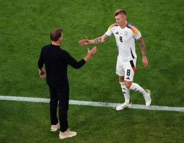 Kroos thi đấu chói sáng.