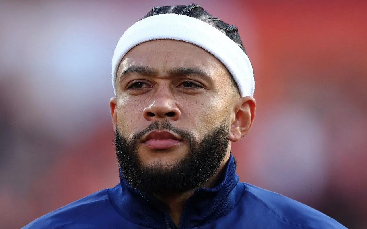 Depay và trang sức mới.