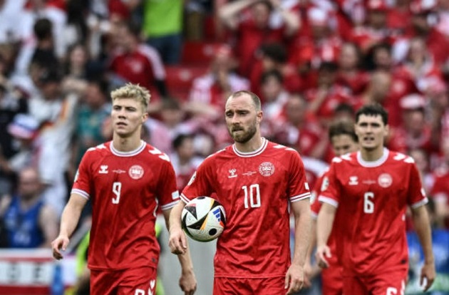 Bàn thắng gỡ hòa của Erik Janža ở phút 77 giúp Slovenia có được 1 điểm ở trận đấu ra quân.