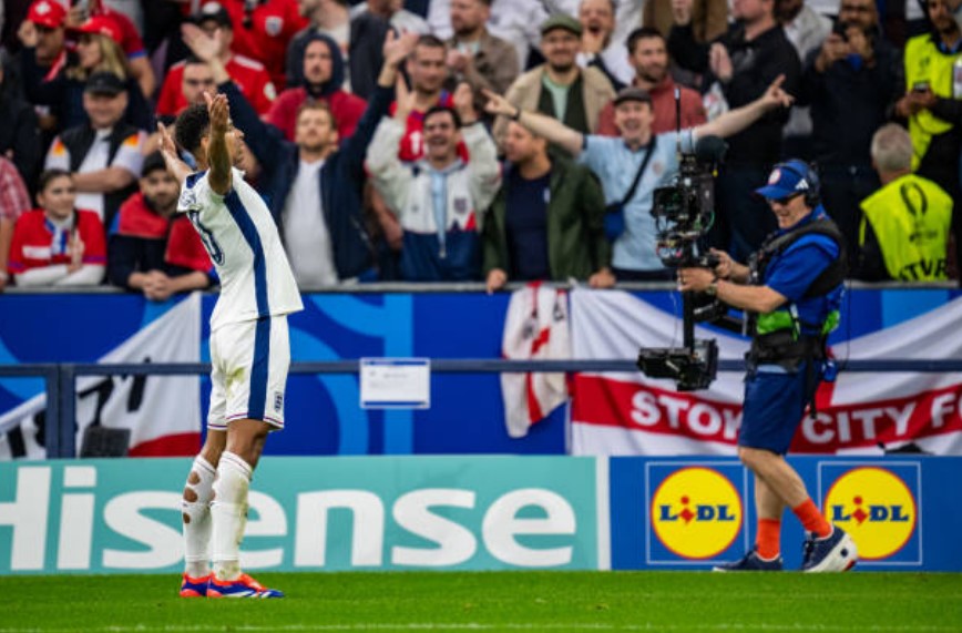 Bellingham ghi bàn đầu tiên cho đội tuyển Anh tại EURO 2024.