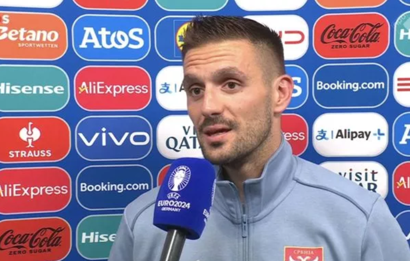 Dusan Tadic thất vọng khi Serbia không thể giành điểm trước tuyển Anh.
