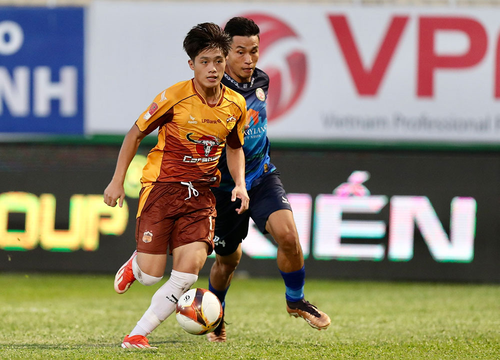 HAGL tiếp tục đứng áp chót BXH sau vòng 23 V.League 2023/2024. Ảnh: VPF.